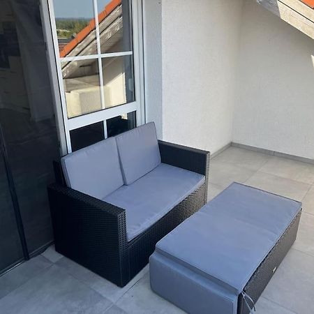 Kirchdorf Lounge - Komplette Moderne Ferienwohnung Mit Parkplatz Unteropfingen Exterior photo