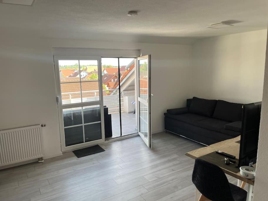 Kirchdorf Lounge - Komplette Moderne Ferienwohnung Mit Parkplatz Unteropfingen Exterior photo