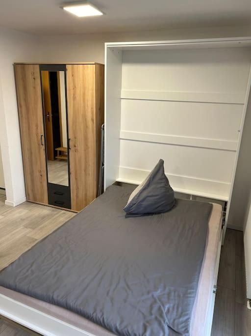 Kirchdorf Lounge - Komplette Moderne Ferienwohnung Mit Parkplatz Unteropfingen Exterior photo